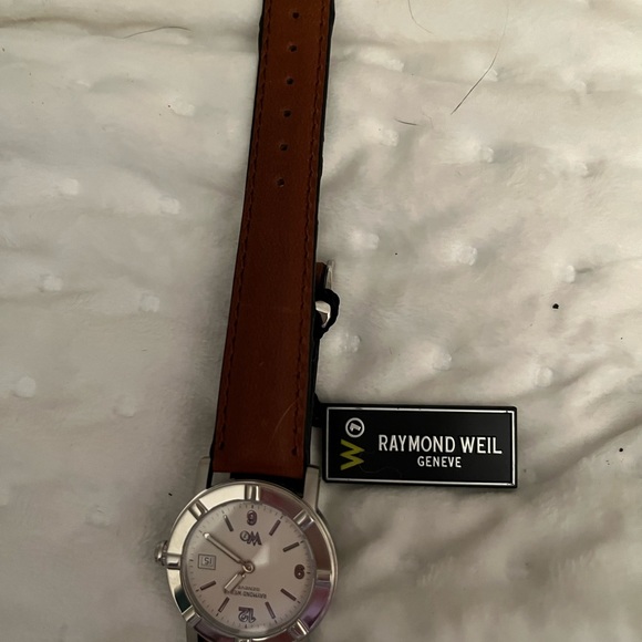 NWT Raymond Weil W1 3000/3001 Swiss Ladies Quartz Below $795 Retail w/Brown Band - Picture 4 of 12